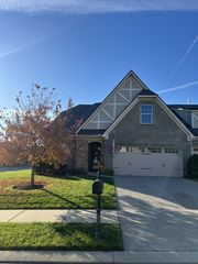 863 Meadowcrest Way, Lebanon, TN 37090