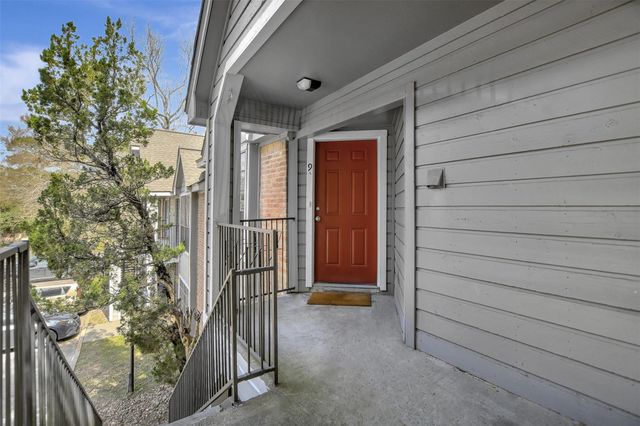 2401 Sycamore Avenue D9, Huntsville, TX 77340