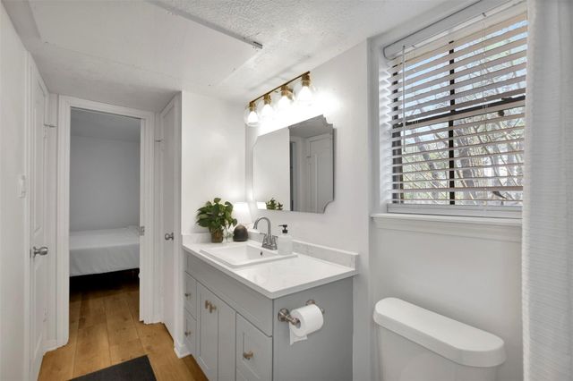 2401 Sycamore Avenue D9, Huntsville, TX 77340