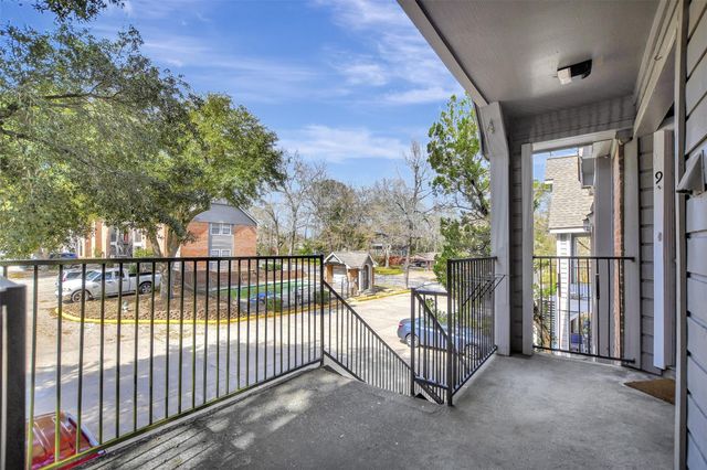 2401 Sycamore Avenue D9, Huntsville, TX 77340