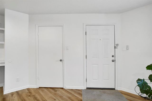 2401 Sycamore Avenue D9, Huntsville, TX 77340