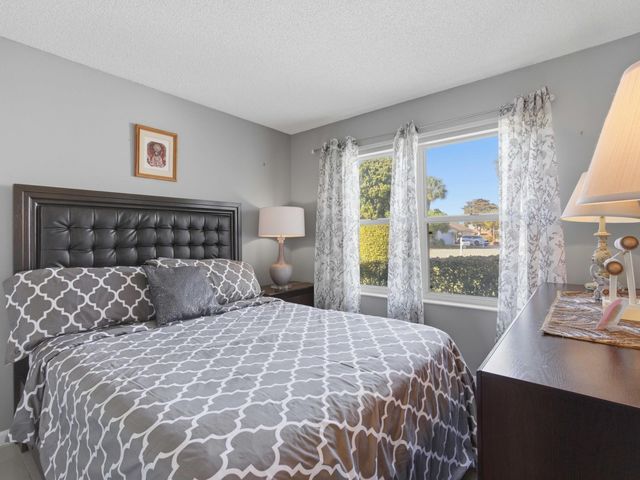 1285 Green Pine Boulevard, West Palm Beach, FL 33409