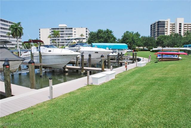 1 Bluebill AVE 503, Naples, FL 34108