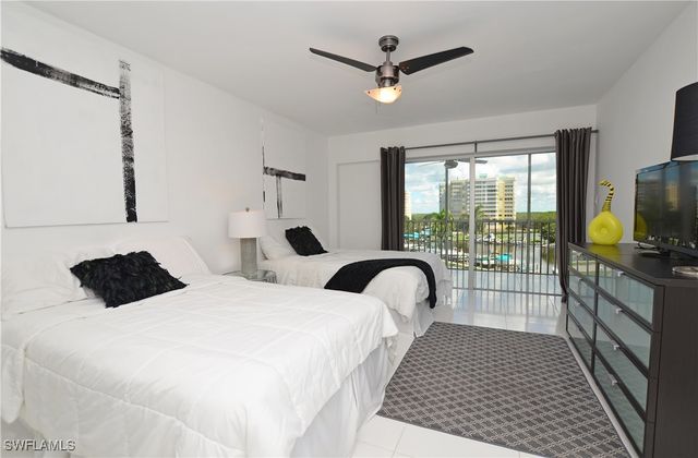 1 Bluebill AVE 503, Naples, FL 34108