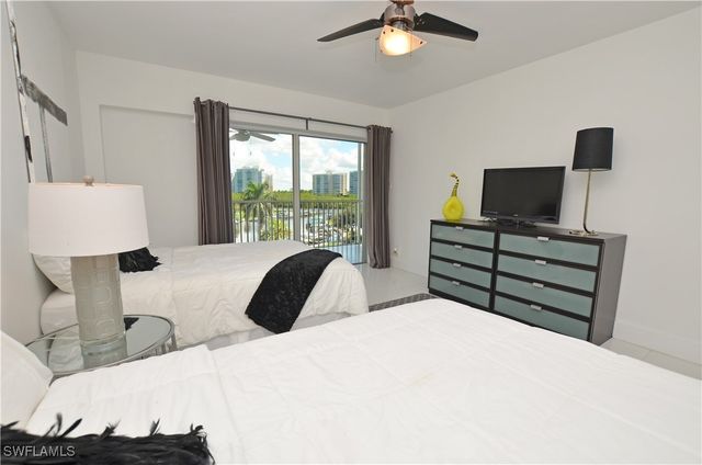 1 Bluebill AVE 503, Naples, FL 34108