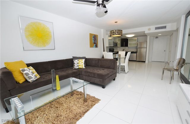 1 Bluebill AVE 503, Naples, FL 34108