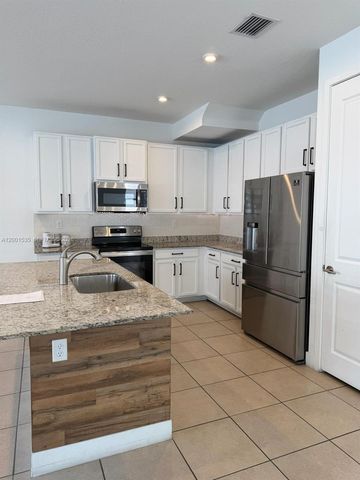 23520 SW 107th Ct, Homestead, FL 33032