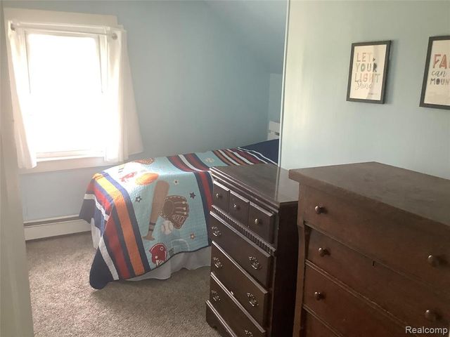 22124 Violet Street, Saint Clair Shores, MI 48082