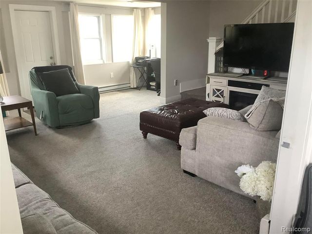 22124 Violet Street, Saint Clair Shores, MI 48082