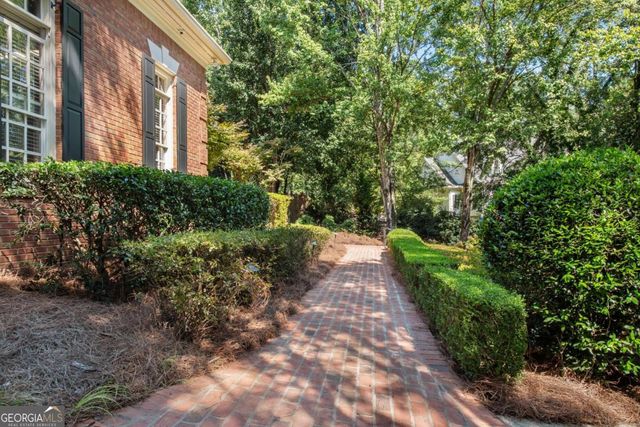 5950 Long Island Drive NW, Atlanta, GA 30328