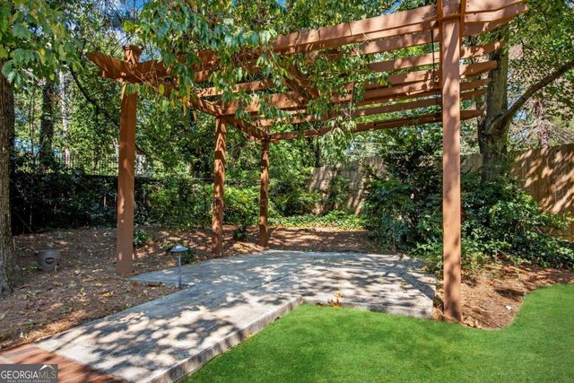 5950 Long Island Drive NW, Atlanta, GA 30328