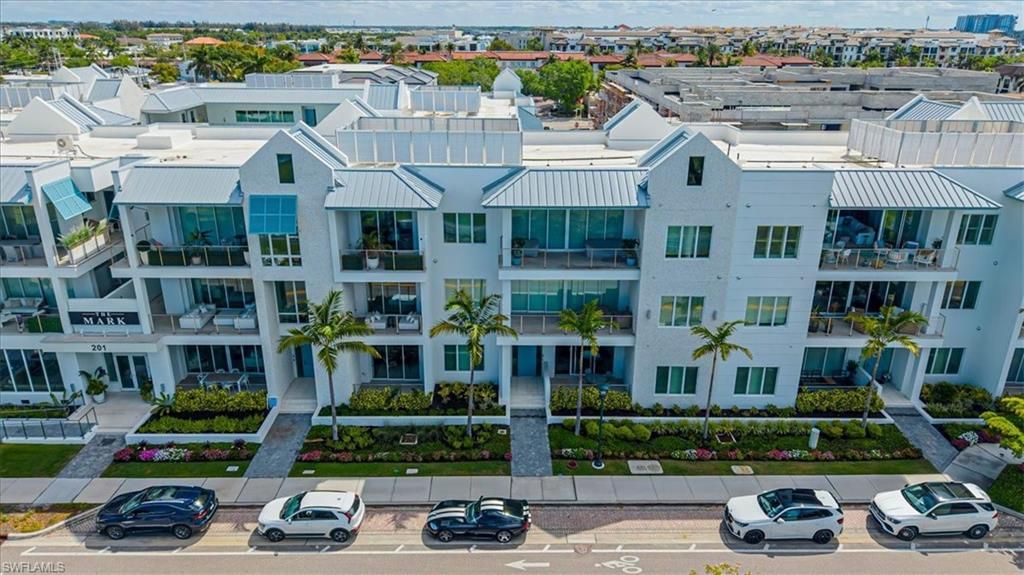 201 8th ST S #104, NAPLES, FL 34102 — exterior