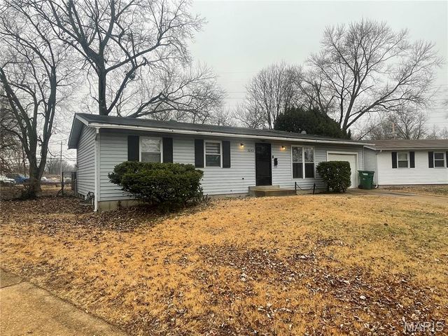 2052 Aristocrat Drive, Florissant, MO 63031