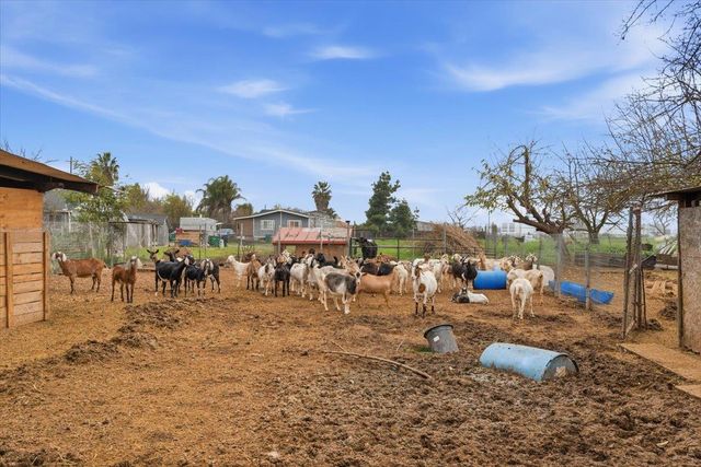 3902 ARCH Rd, Stockton, CA 95215