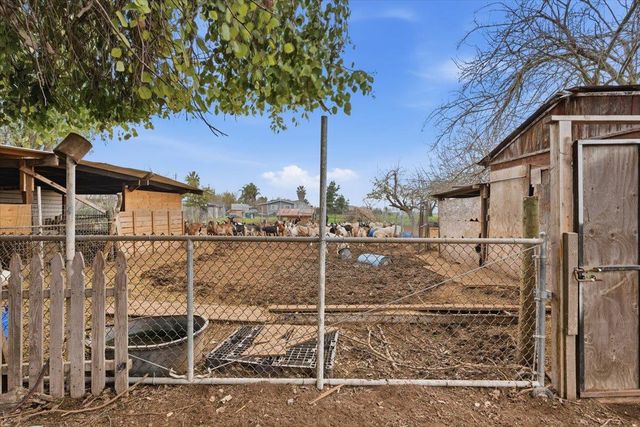 3902 ARCH Rd, Stockton, CA 95215