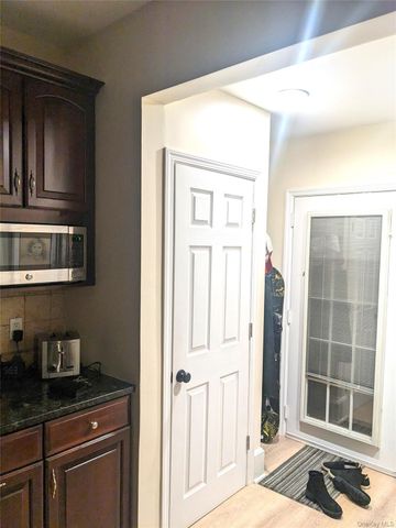 71 Longview Avenue, White Plains, NY 10605