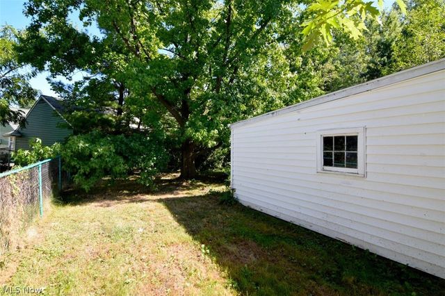 1427 E 252nd Street, Euclid, OH 44117
