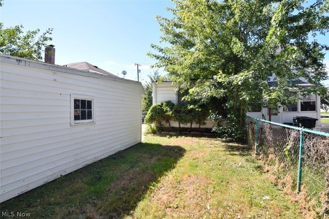 1427 E 252nd Street, Euclid, OH 44117