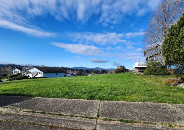 3023 Pawnee Drive, Bremerton, WA 98310