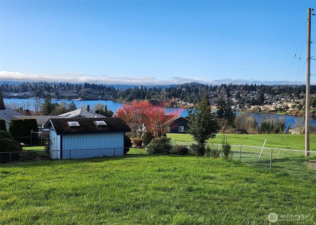 3023 Pawnee Drive, Bremerton, WA 98310
