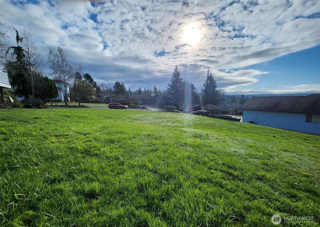 3023 Pawnee Drive, Bremerton, WA 98310