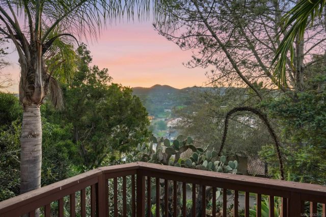 1226 Country Club, Escondido, CA 92029