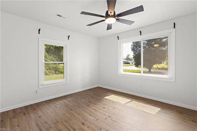 724 Bells Mill RD, Chesapeake, VA 23322
