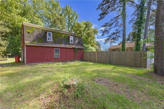 724 Bells Mill RD, Chesapeake, VA 23322
