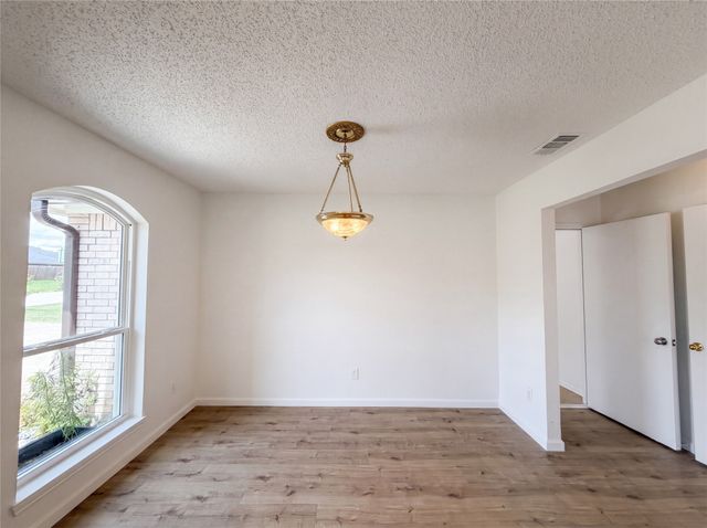 4700 Maryannes Meadow Drive, Fort Worth, TX 76135