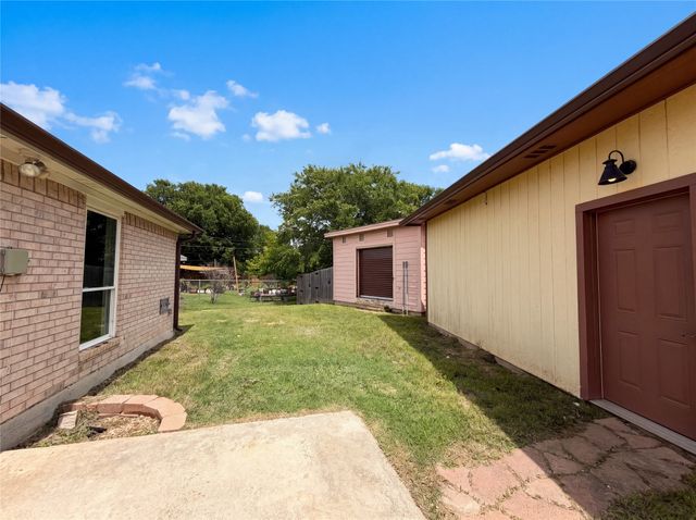 4700 Maryannes Meadow Drive, Fort Worth, TX 76135
