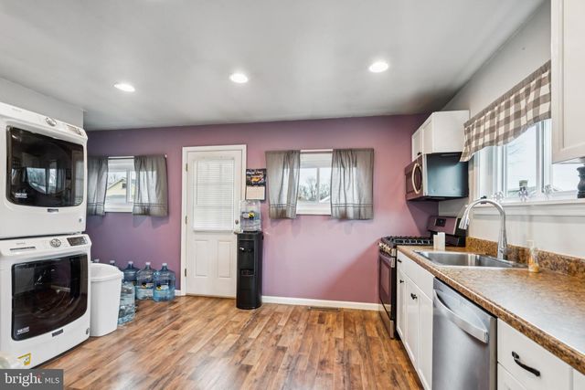 207 BAILEY AVE, Maple Shade, NJ 08052