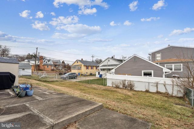 207 BAILEY AVE, Maple Shade, NJ 08052