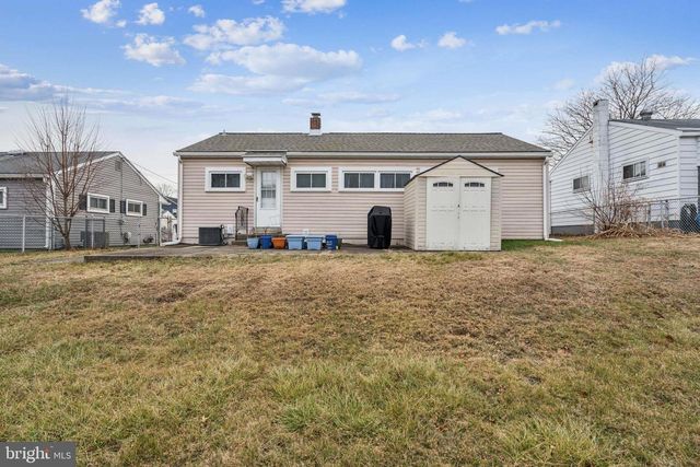 207 BAILEY AVE, Maple Shade, NJ 08052