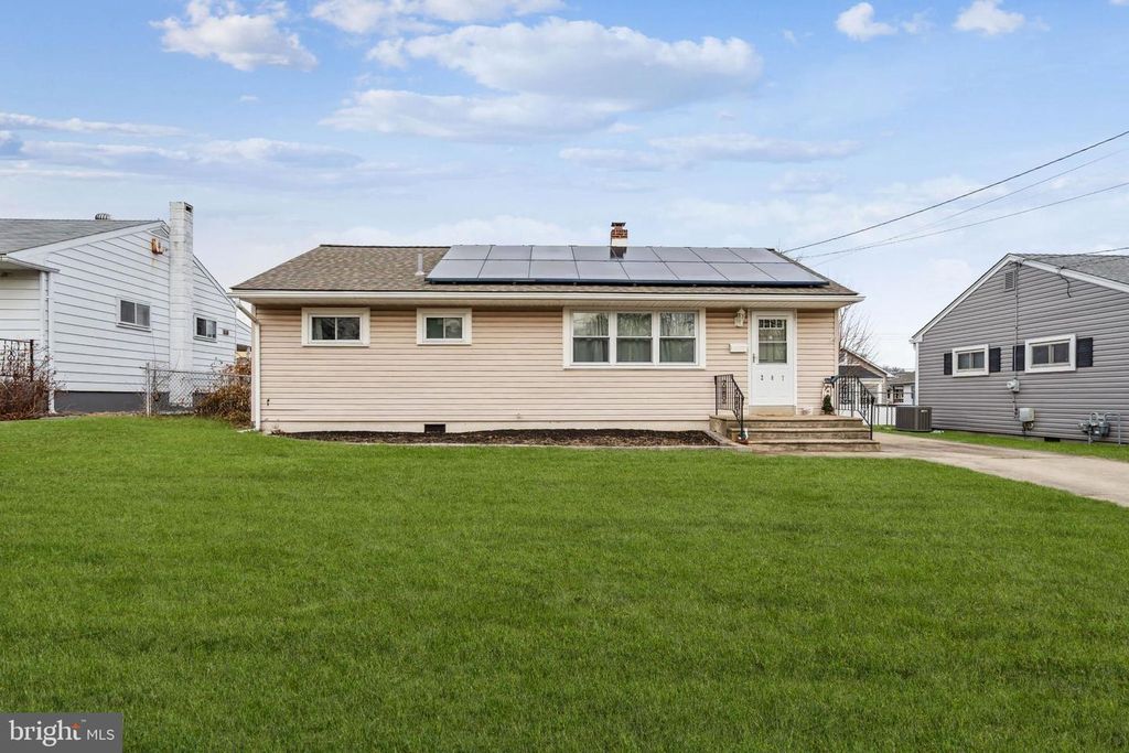 207 BAILEY AVE, Maple Shade, NJ 08052