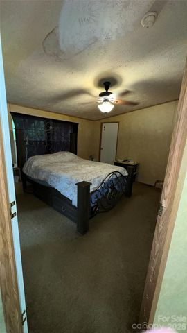 294 E Lester Lane, Hendersonville, NC 28739