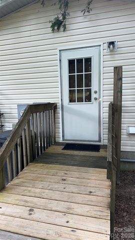 294 E Lester Lane, Hendersonville, NC 28739