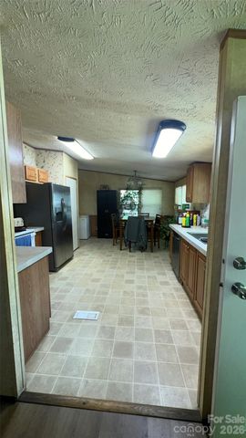 294 E Lester Lane, Hendersonville, NC 28739