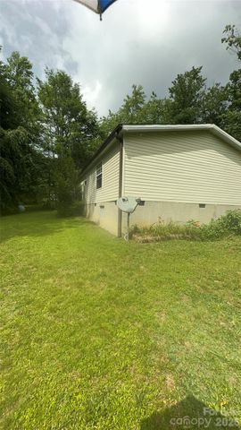 294 E Lester Lane, Hendersonville, NC 28739