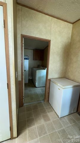 294 E Lester Lane, Hendersonville, NC 28739