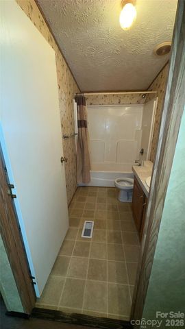 294 E Lester Lane, Hendersonville, NC 28739