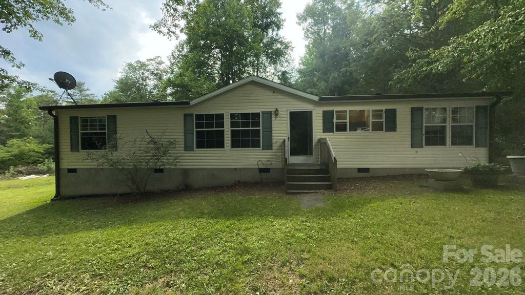 294 E Lester Lane, Hendersonville, NC 28739