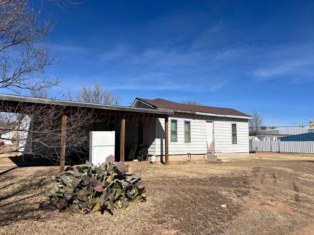 802 S Maple Avenue, Friona, TX 79035