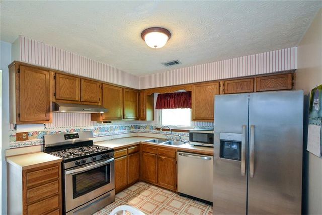 183 Timothy Lane NW, Lilburn, GA 30047