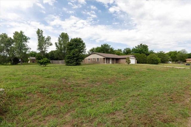 148 Lora Ln, Lawton, OK 73507