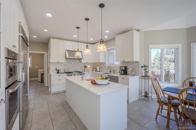 56 Autumn Chase Drive, Hopewell Junction, NY 12533