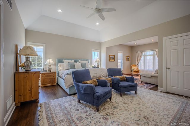 56 Autumn Chase Drive, Hopewell Junction, NY 12533