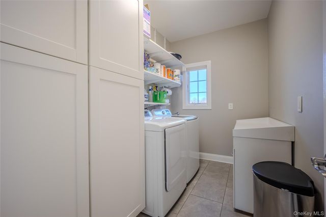 56 Autumn Chase Drive, Hopewell Junction, NY 12533