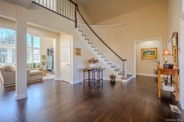 56 Autumn Chase Drive, Hopewell Junction, NY 12533