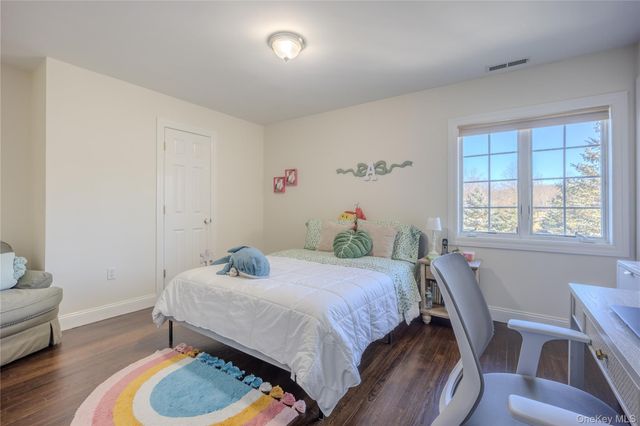 56 Autumn Chase Drive, Hopewell Junction, NY 12533