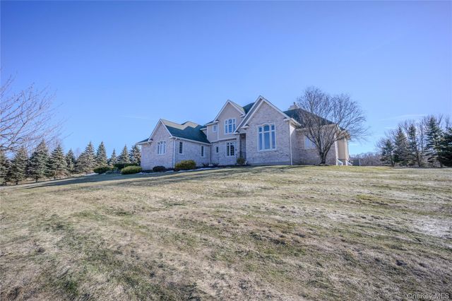 56 Autumn Chase Drive, Hopewell Junction, NY 12533